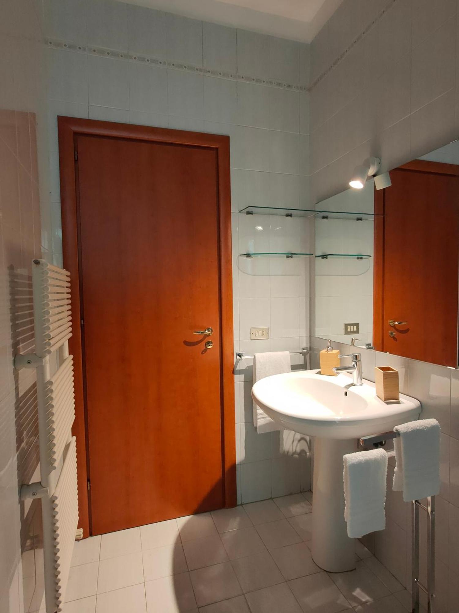 Ri.Mi. Rooms バーリ エクステリア 写真